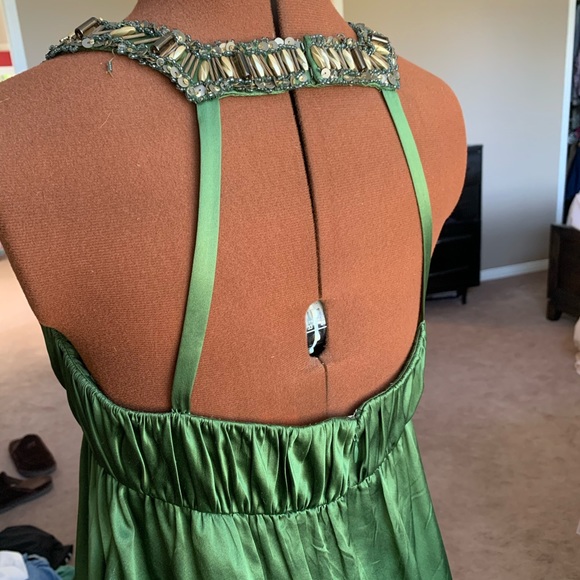 Green knee-length beaded dress - Picture 3 of 3